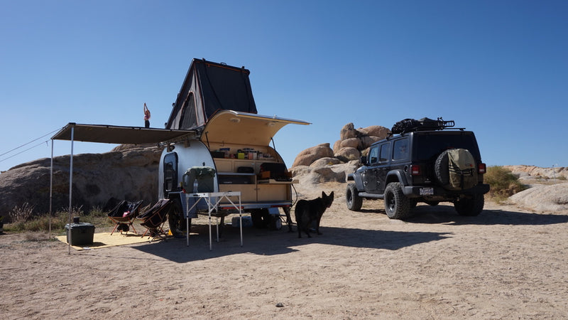 Ditch the tent and the massive RV. Experience the freedom of a lightweight, Canadian-made teardrop trailer.